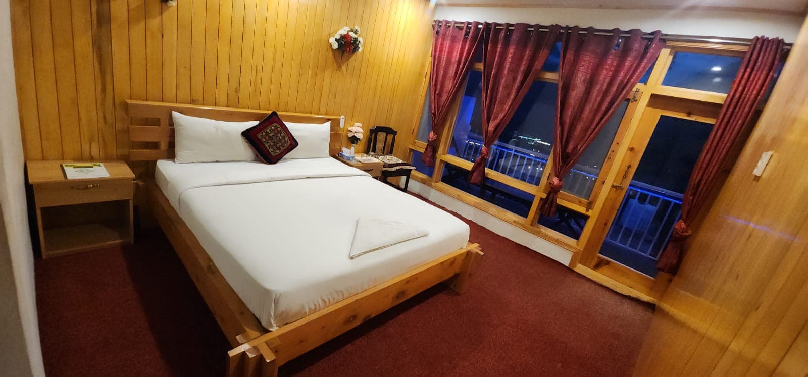 Deluxe Room (Mountain View)